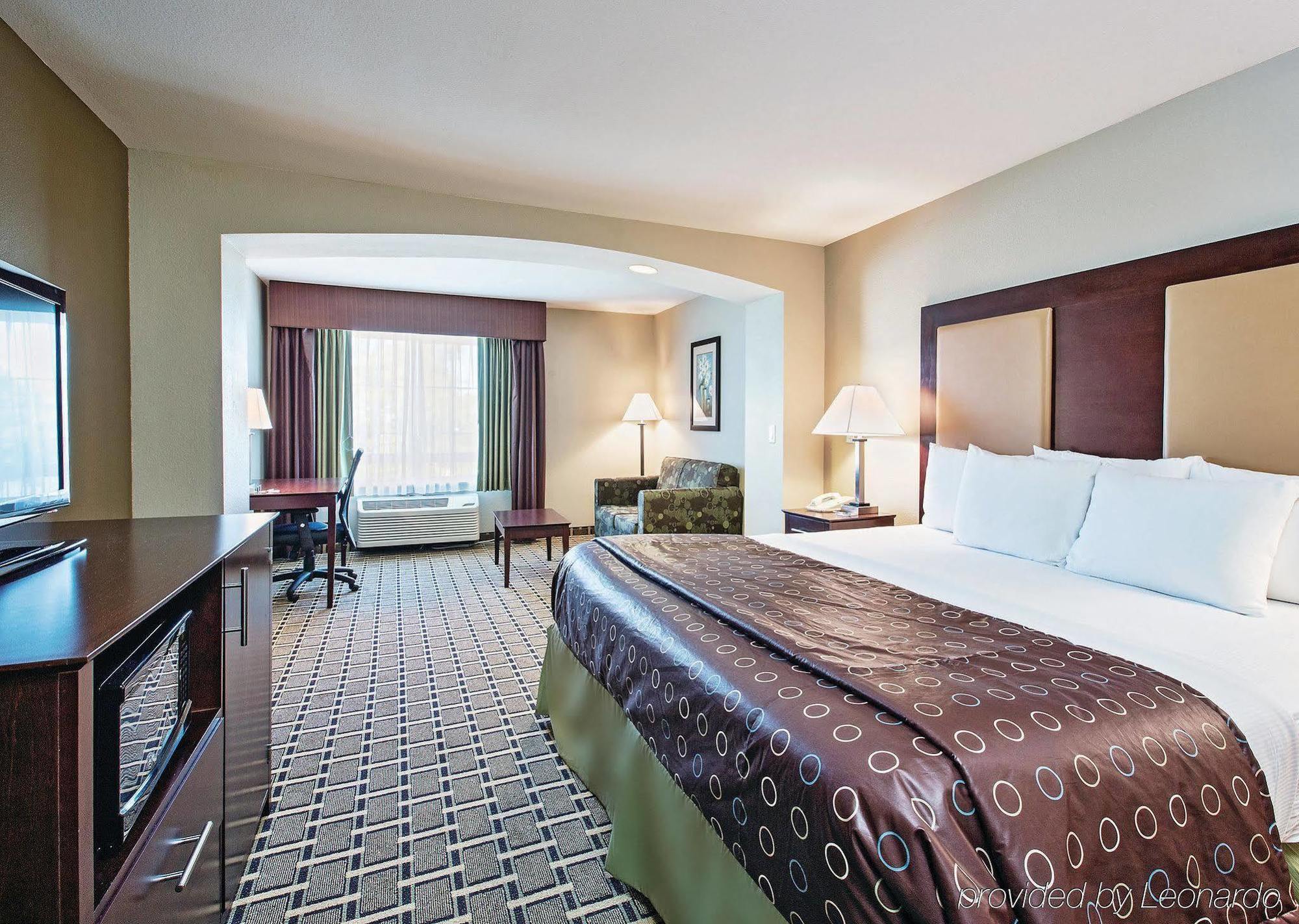 La Quinta By Wyndham Lancaster Hotel